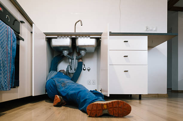Professional Emergency Plumber technician working in Enterprise, OR